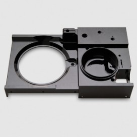 < >强黑色聚砜铣削。部分需要螺旋油镶件和蒸汽抛光。< /强> < br / >