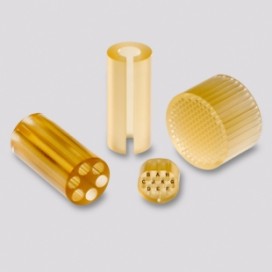 的<strong>聚砜加工的部件</强> <br /> <P>从聚砜零件机械加工的照片</ P>